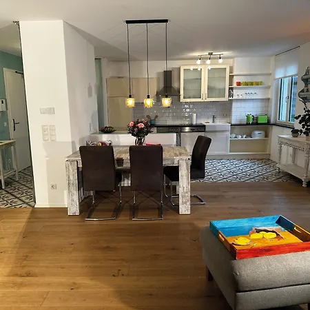 Hartsee Apartment